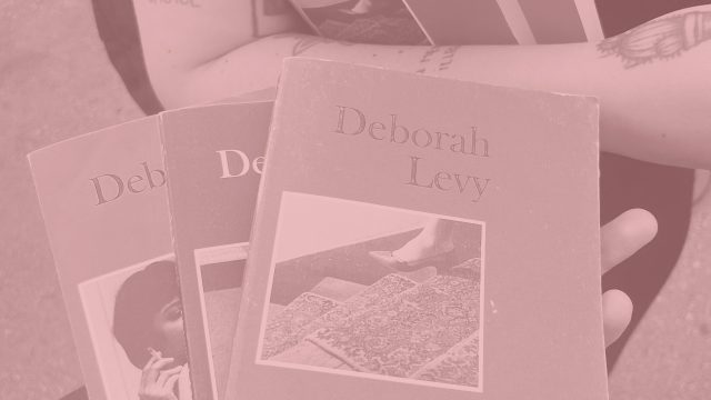 Feministické čítanie, časť piata: autobiografie Deborah Levy