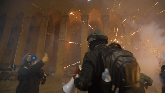 Policajná brutalita, ale aj nevšedné prejavy solidarity. Zápisky z demonštrácií v Gruzínsku